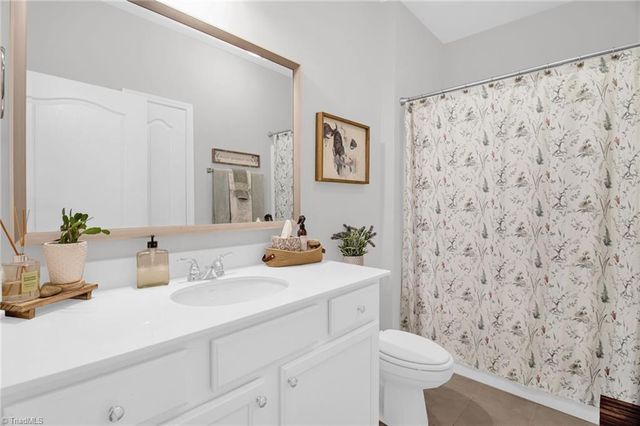 1402 Hunting Hawk Lane, Kernersville, NC 27284