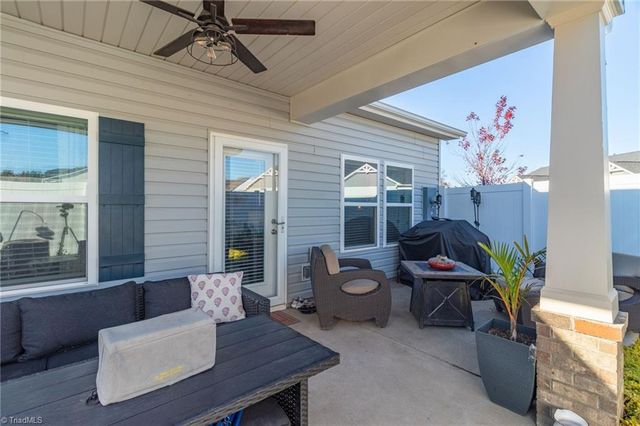 1402 Hunting Hawk Lane, Kernersville, NC 27284