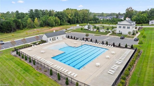 1402 Hunting Hawk Lane, Kernersville, NC 27284