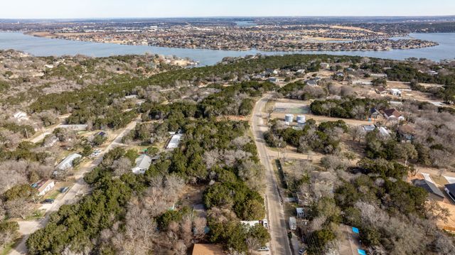 910 Scenic Drive, Granbury, TX 76048