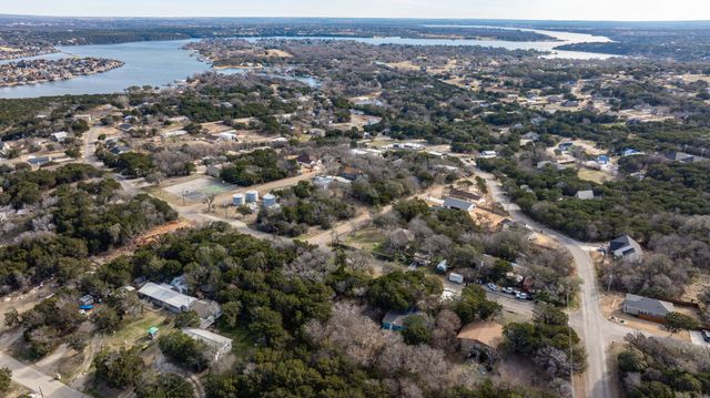910 Scenic Drive, Granbury, TX 76048
