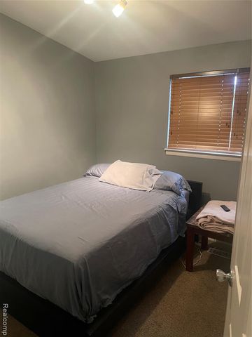 29561 Fairfax Street, Southfield, MI 48076