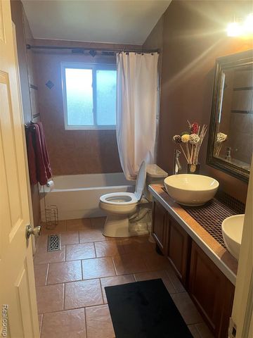 29561 Fairfax Street, Southfield, MI 48076