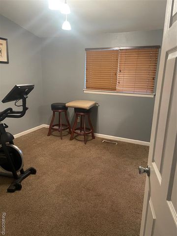 29561 Fairfax Street, Southfield, MI 48076