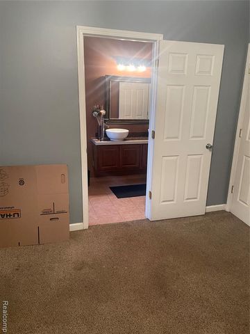 29561 Fairfax Street, Southfield, MI 48076