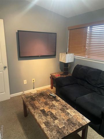 29561 Fairfax Street, Southfield, MI 48076