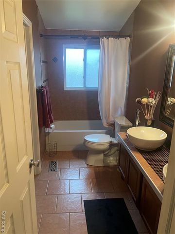 29561 Fairfax Street, Southfield, MI 48076