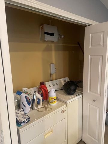 29561 Fairfax Street, Southfield, MI 48076