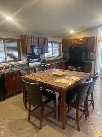 29561 Fairfax Street, Southfield, MI 48076