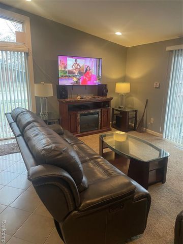 29561 Fairfax Street, Southfield, MI 48076