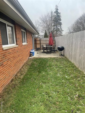 29561 Fairfax Street, Southfield, MI 48076