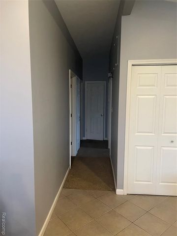 29561 Fairfax Street, Southfield, MI 48076