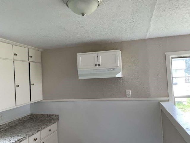 805 E Calhoun Street, El Campo, TX 77437