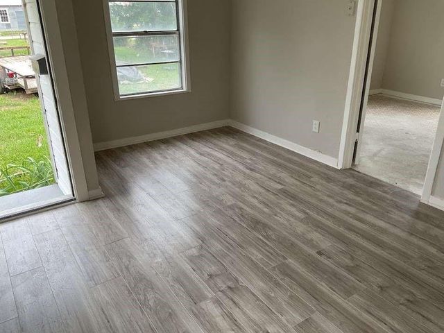 805 E Calhoun Street, El Campo, TX 77437