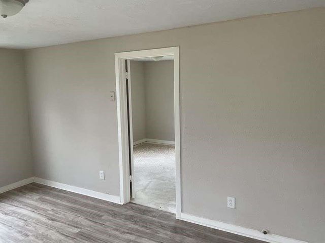 805 E Calhoun Street, El Campo, TX 77437