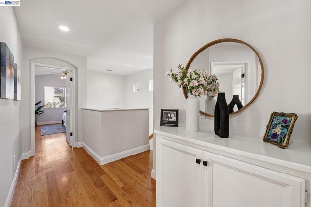 12 Britt Ct, Alameda, CA 94502