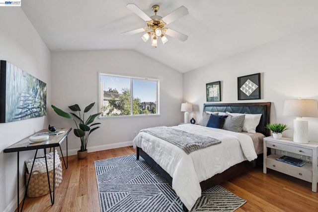 12 Britt Ct, Alameda, CA 94502