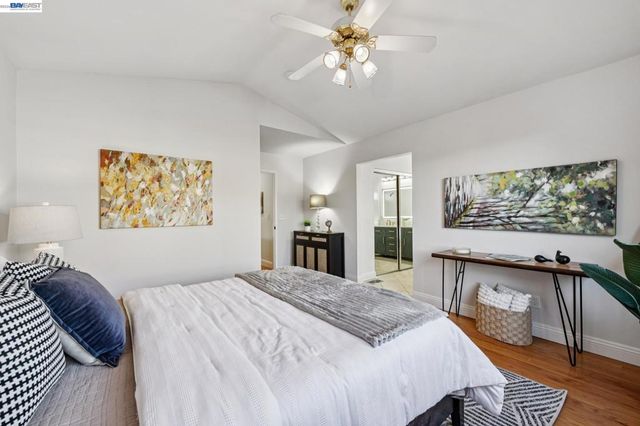 12 Britt Ct, Alameda, CA 94502