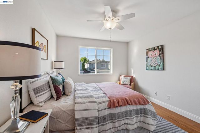 12 Britt Ct, Alameda, CA 94502
