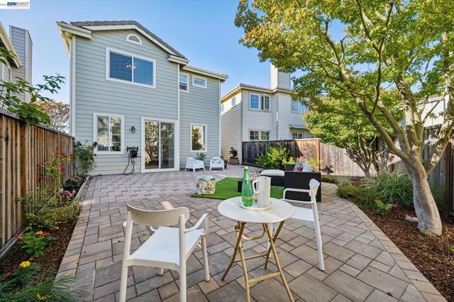 12 Britt Ct, Alameda, CA 94502
