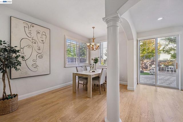 12 Britt Ct, Alameda, CA 94502