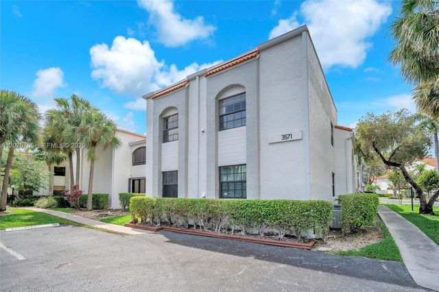 3571 Magellan Cir 343-4, Aventura, FL 33180