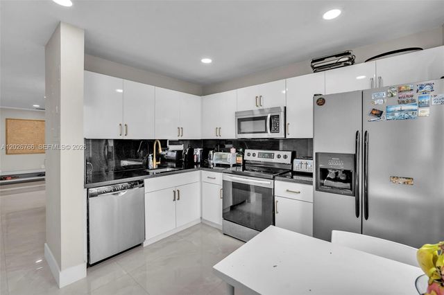 3571 Magellan Cir 343-4, Aventura, FL 33180