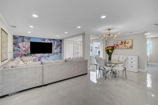3571 Magellan Cir 343-4, Aventura, FL 33180