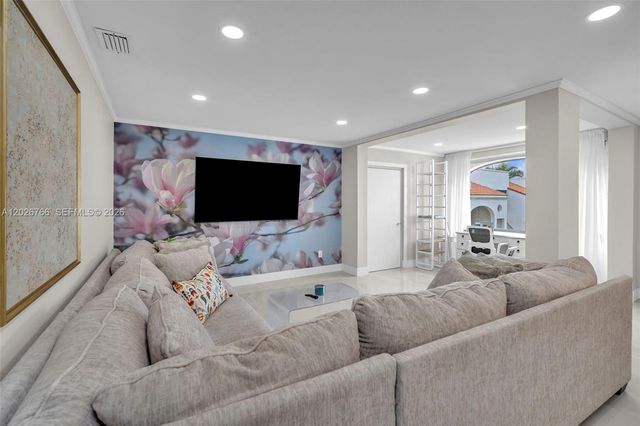 3571 Magellan Cir 343-4, Aventura, FL 33180