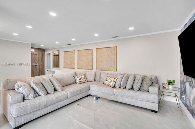 3571 Magellan Cir 343-4, Aventura, FL 33180