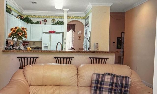 2103 NE 38th Rd, Homestead, FL 33033