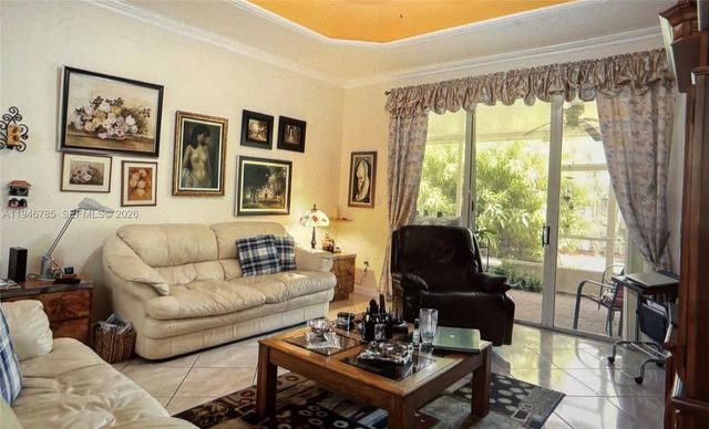 2103 NE 38th Rd, Homestead, FL 33033