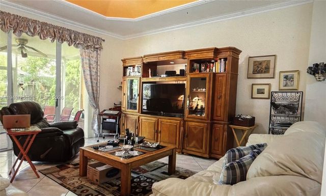 2103 NE 38th Rd, Homestead, FL 33033