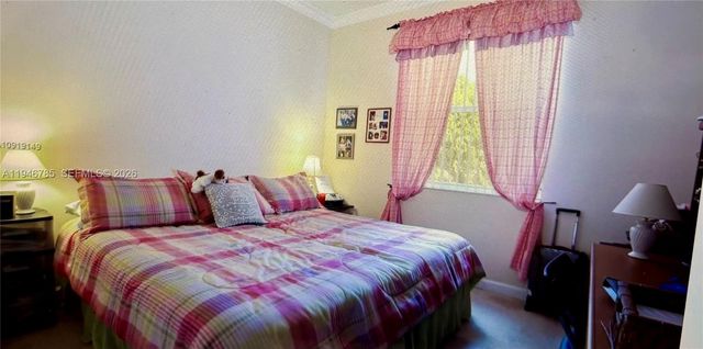 2103 NE 38th Rd, Homestead, FL 33033