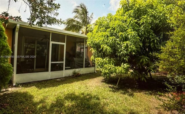 2103 NE 38th Rd, Homestead, FL 33033