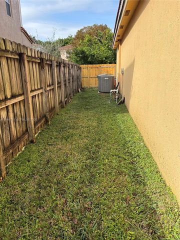 2103 NE 38th Rd, Homestead, FL 33033