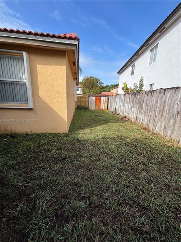 2103 NE 38th Rd, Homestead, FL 33033