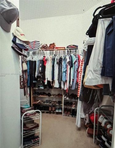 2103 NE 38th Rd, Homestead, FL 33033