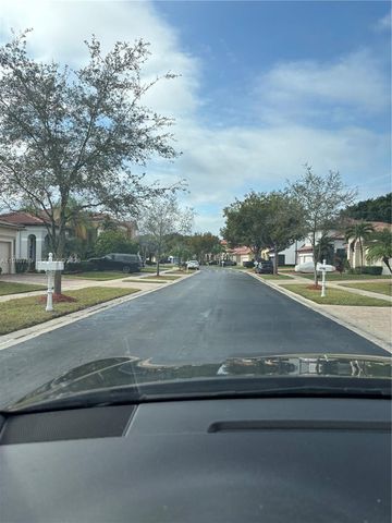 2103 NE 38th Rd, Homestead, FL 33033