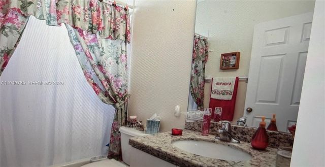 2103 NE 38th Rd, Homestead, FL 33033