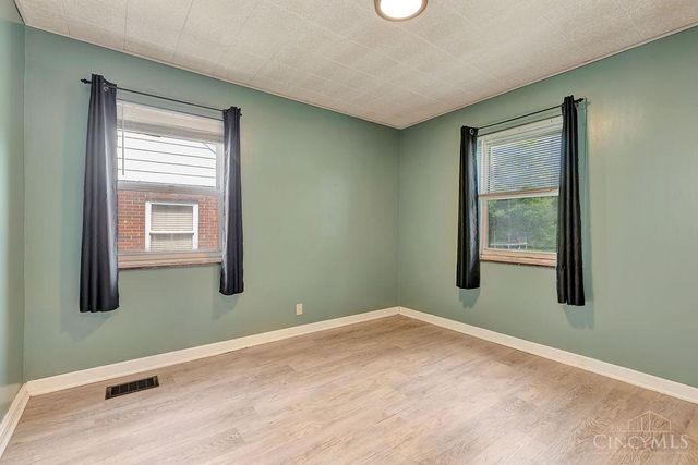 5654 Surrey Avenue, Green Twp, OH 45248