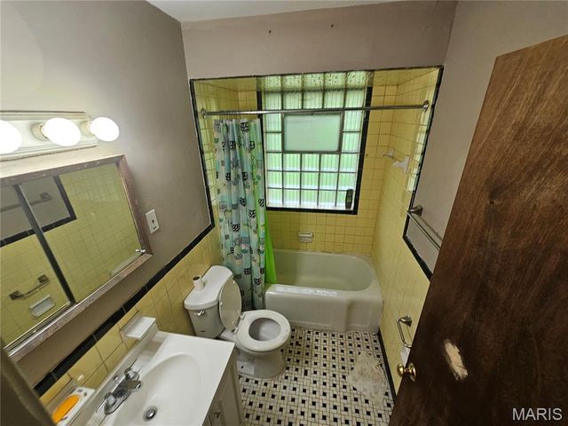 1205 Duenke Drive, Bellefontaine Nghbrs, MO 63137