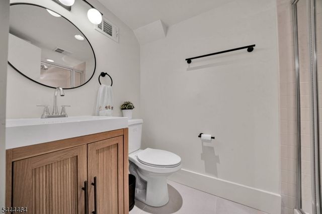 160 Beacon St, Haworth Boro, NJ 07641