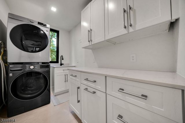 160 Beacon St, Haworth Boro, NJ 07641