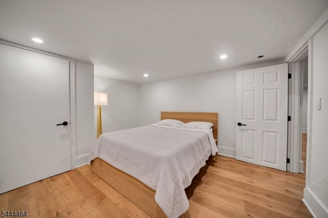 160 Beacon St, Haworth Boro, NJ 07641