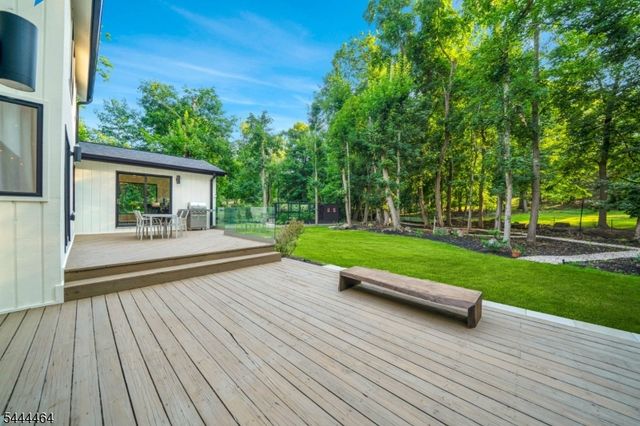 160 Beacon St, Haworth Boro, NJ 07641