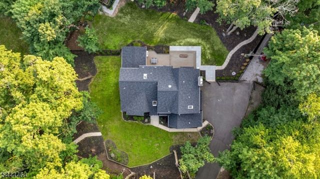 160 Beacon St, Haworth Boro, NJ 07641
