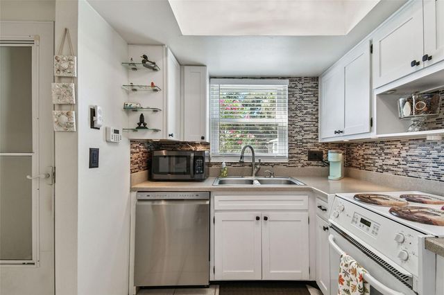 6068 ARLENE WAY, Bradenton, FL 34207