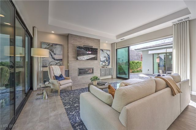 10 SUGARBERRY Lane, Las Vegas, NV 89135