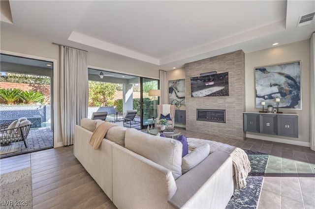 10 SUGARBERRY Lane, Las Vegas, NV 89135